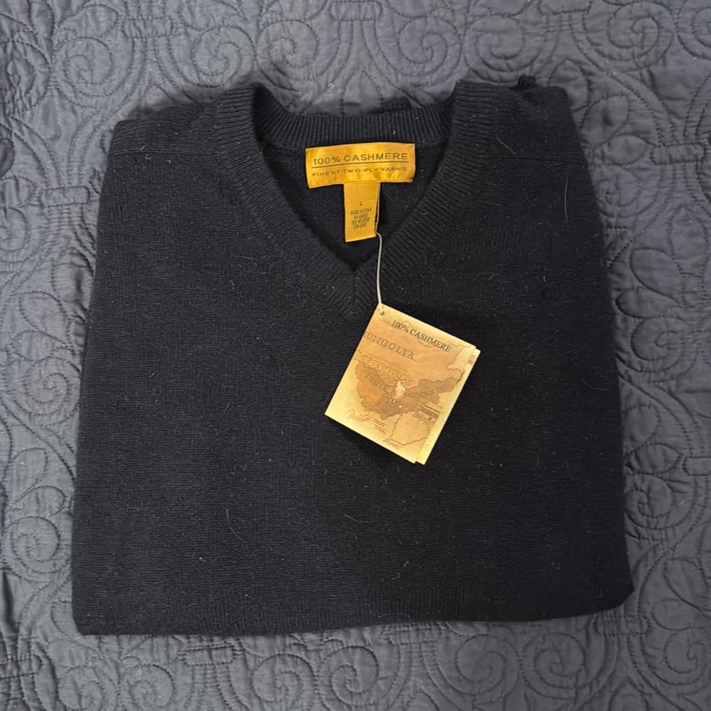 100% cashmere two ply yarn v neck sweater